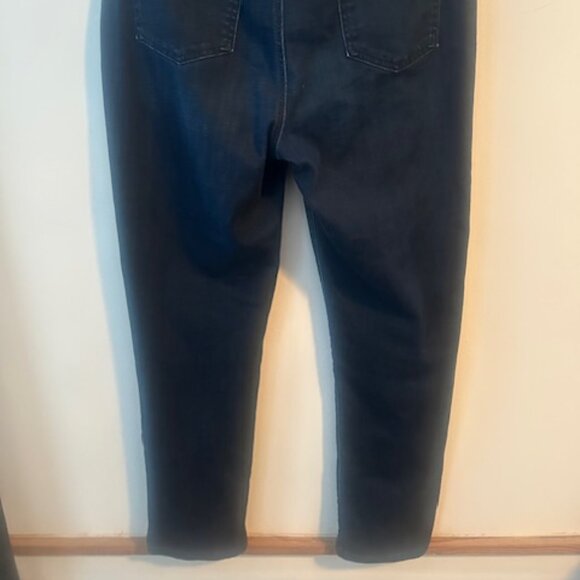 Chico's So Slimming Girlfriend 5 pocket Slim Leg Ankle jeans, size 12R - Picture 2 of 5